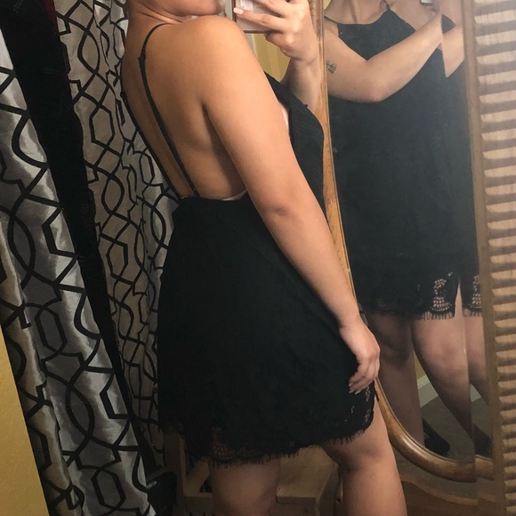 backless lace high neck dress - Picture 4 of 4